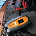 Többfunkciós elektronikus akkumulátortöltő, 12-24V BETA 1498H/25A